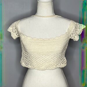 DANCE & MARVEL MEDIUM CREAM CROCHET CROP TOP